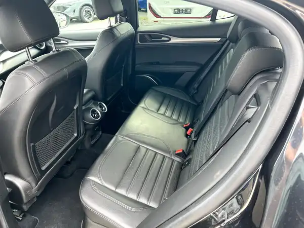 ALFA ROMEO STELVIO SUPER (13/28)