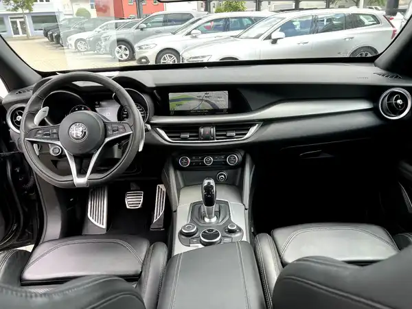 ALFA ROMEO STELVIO SUPER (19/28)