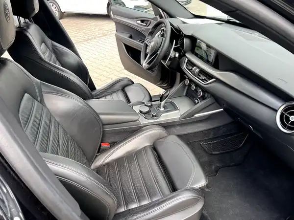 ALFA ROMEO STELVIO SUPER (22/28)