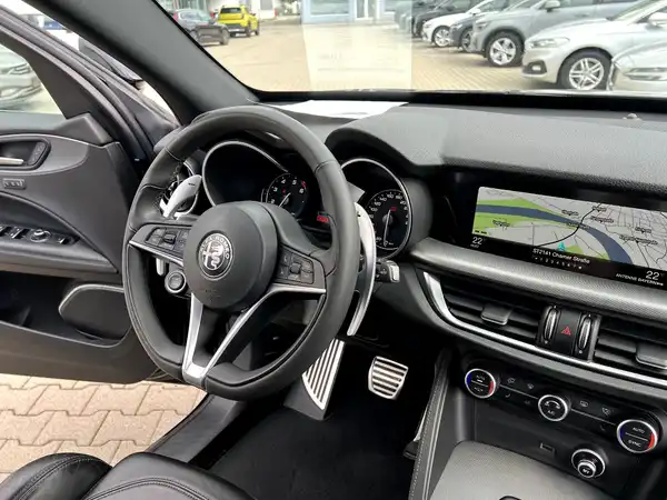 ALFA ROMEO STELVIO SUPER (27/28)
