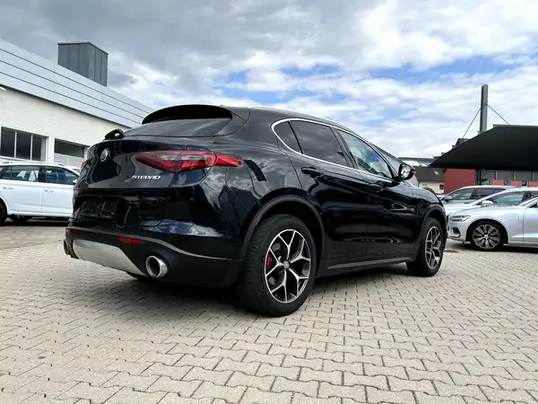 ALFA ROMEO STELVIO SUPER (4/28)