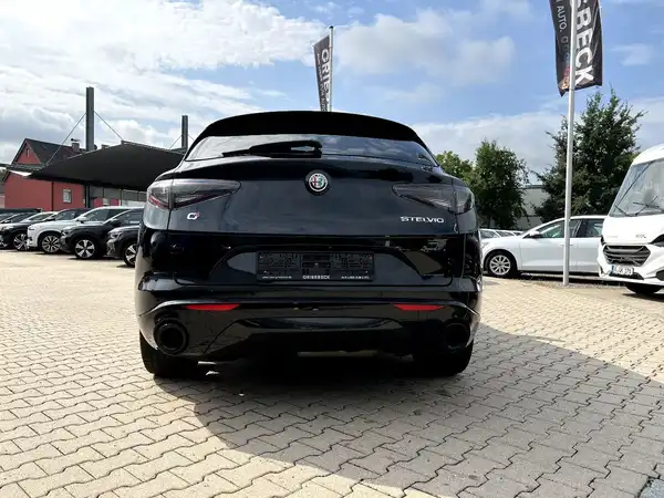 ALFA ROMEO STELVIO VELOCE (2/28)