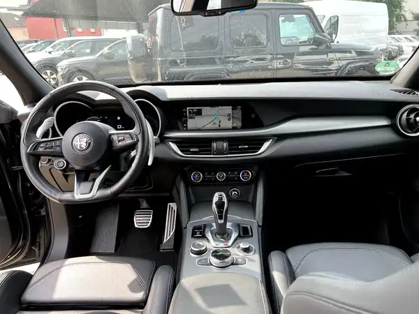ALFA ROMEO STELVIO VELOCE (19/28)