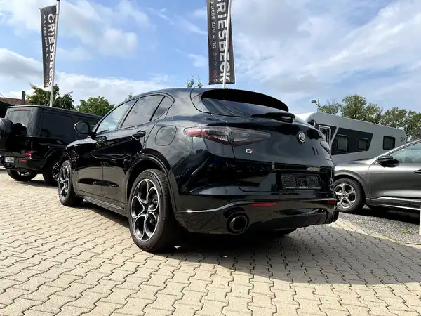ALFA ROMEO STELVIO VELOCE (3/28)