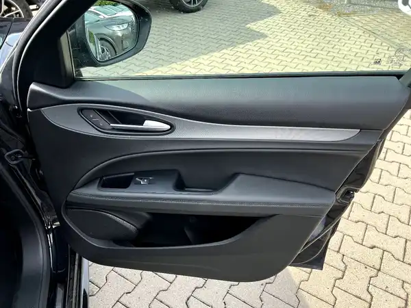 ALFA ROMEO STELVIO VELOCE (21/28)