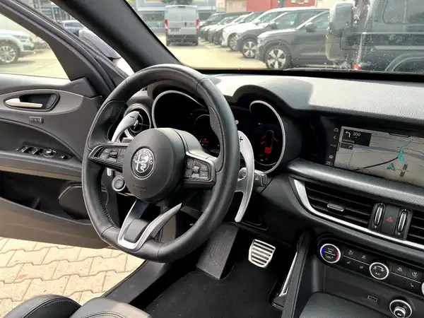 ALFA ROMEO STELVIO VELOCE (27/28)