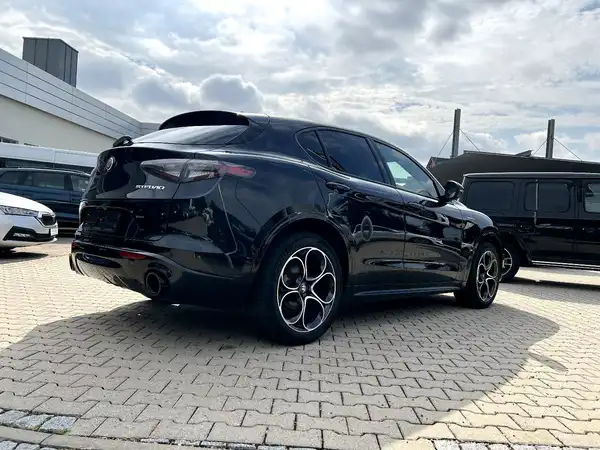 ALFA ROMEO STELVIO VELOCE (4/28)