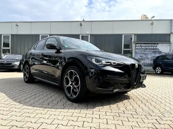 ALFA ROMEO STELVIO VELOCE (5/28)