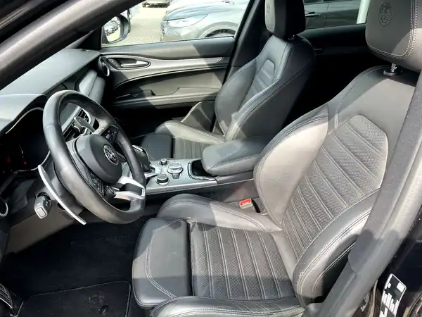ALFA ROMEO STELVIO VELOCE (9/28)