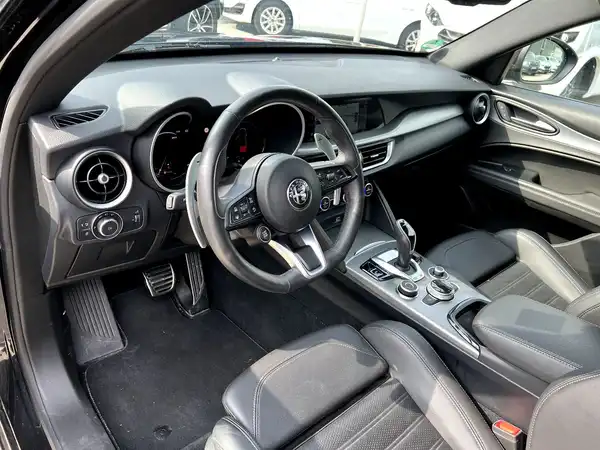ALFA ROMEO STELVIO VELOCE (10/28)