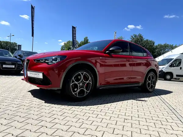 ALFA ROMEO STELVIO (1/28)