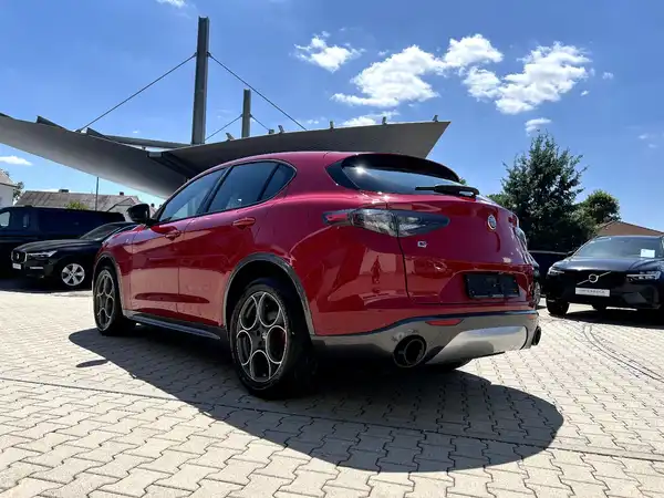 ALFA ROMEO STELVIO (2/28)