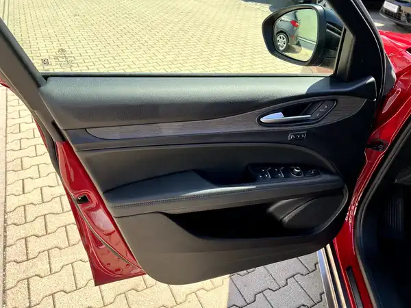 ALFA ROMEO STELVIO (11/28)