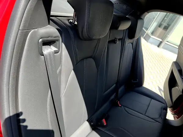 ALFA ROMEO STELVIO (17/28)