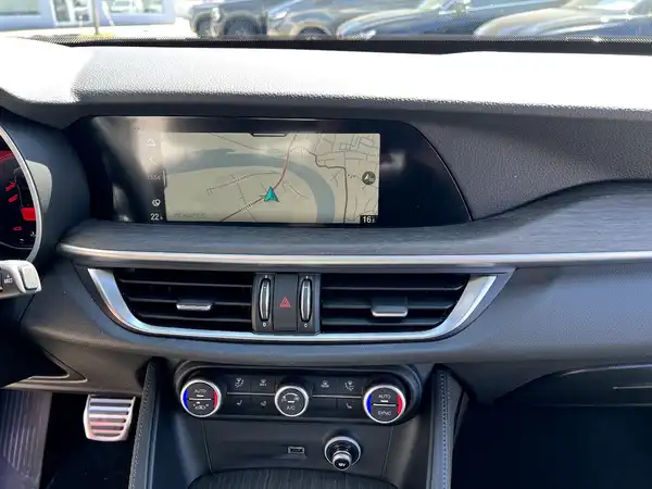 ALFA ROMEO STELVIO (26/28)