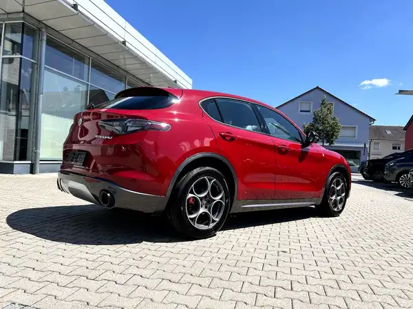ALFA ROMEO STELVIO (4/28)