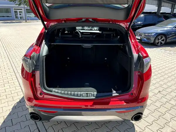 ALFA ROMEO STELVIO (7/28)