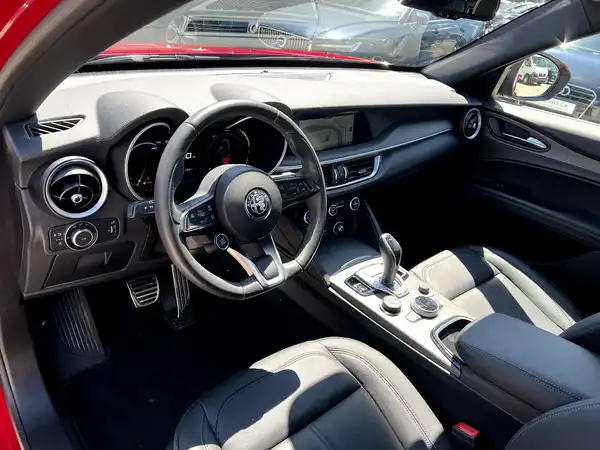ALFA ROMEO STELVIO (10/28)