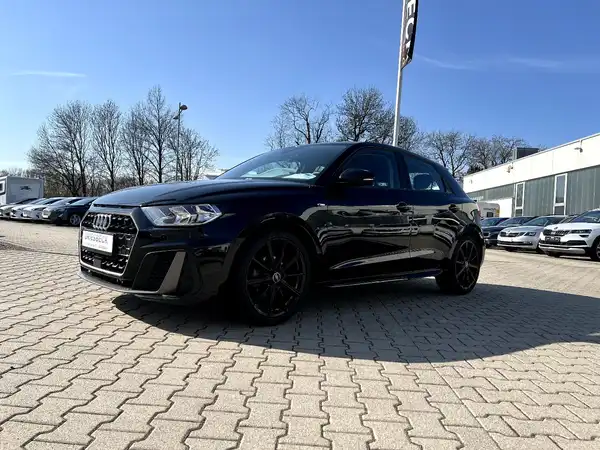 AUDI A1 SPORTBACK (1/25)