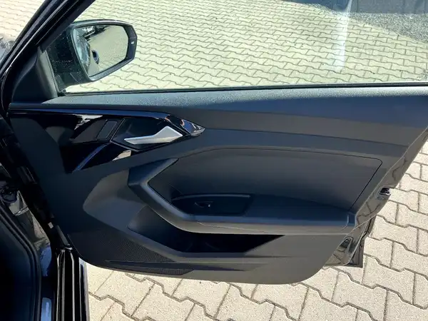 AUDI A1 SPORTBACK (18/25)