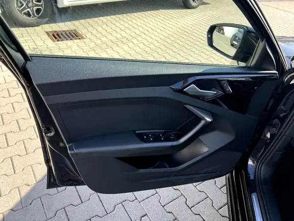 AUDI A1 SPORTBACK (10/25)