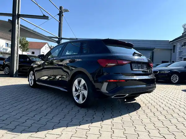 AUDI A3 SPORTBACK (3/28)