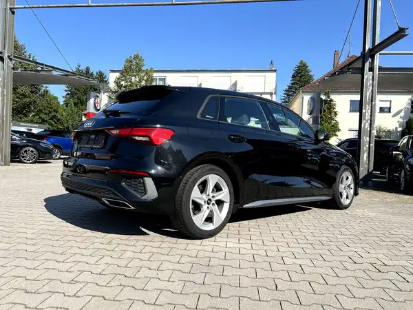AUDI A3 SPORTBACK (4/28)