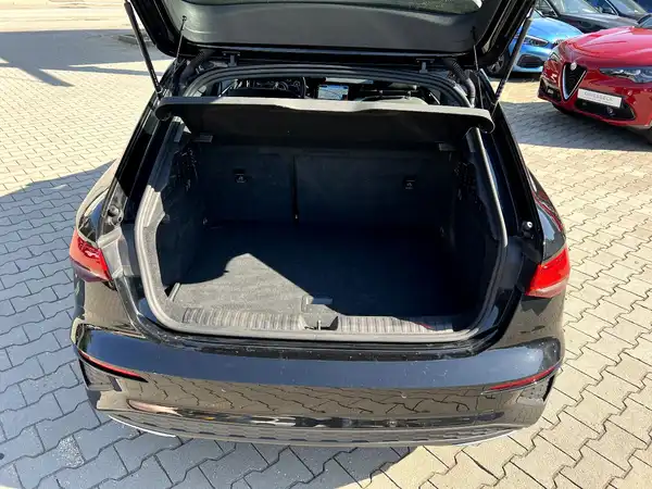 AUDI A3 SPORTBACK (7/28)