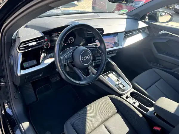 AUDI A3 SPORTBACK (8/28)