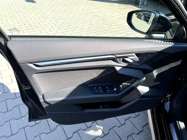 AUDI A3 SPORTBACK (10/28)