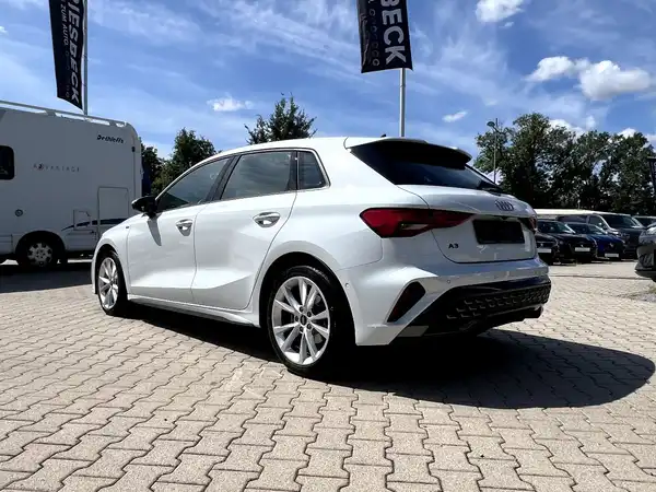 AUDI A3 SPORTBACK (3/28)