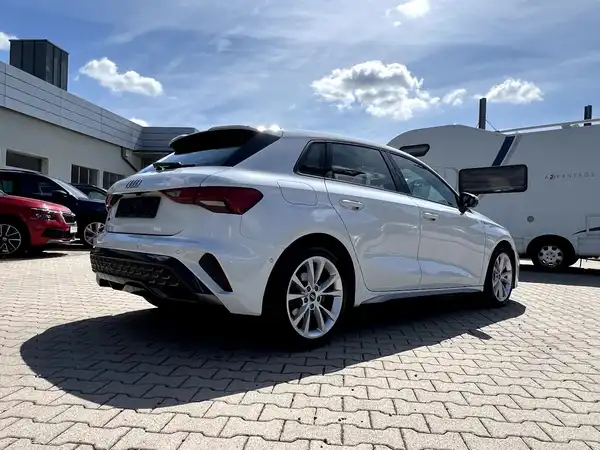 AUDI A3 SPORTBACK (4/28)