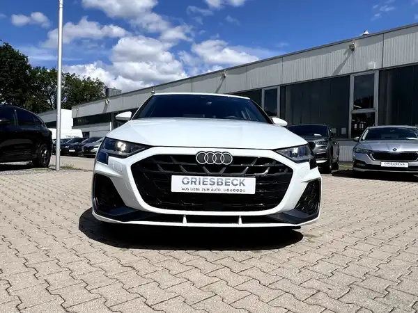 AUDI A3 SPORTBACK (6/28)