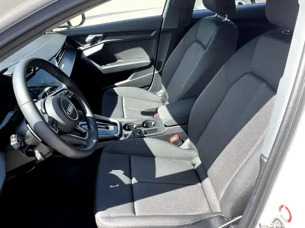 AUDI A3 SPORTBACK (8/28)