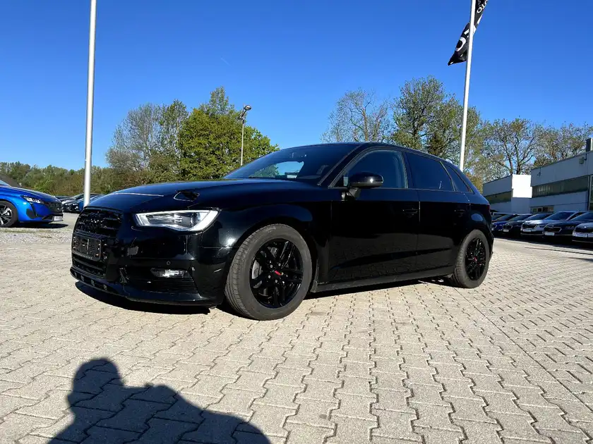 AUDI A3 SPORTBACK (1/28)