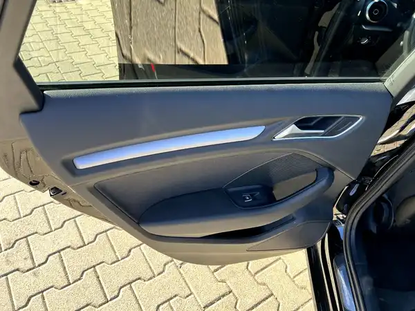 AUDI A3 SPORTBACK (11/28)
