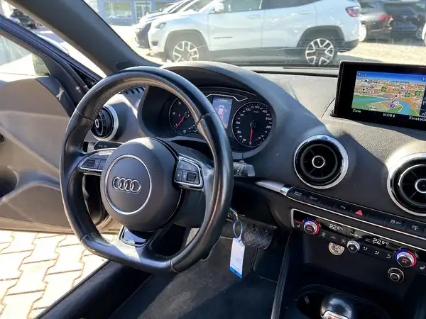 AUDI A3 SPORTBACK (27/28)