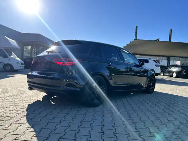 AUDI A3 SPORTBACK (4/28)