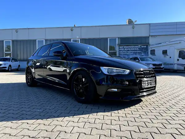 AUDI A3 SPORTBACK (5/28)