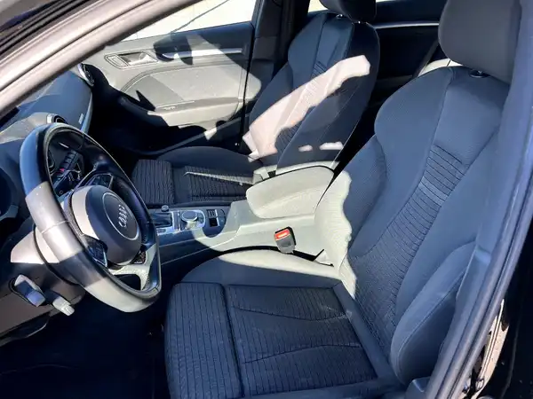 AUDI A3 SPORTBACK (8/28)