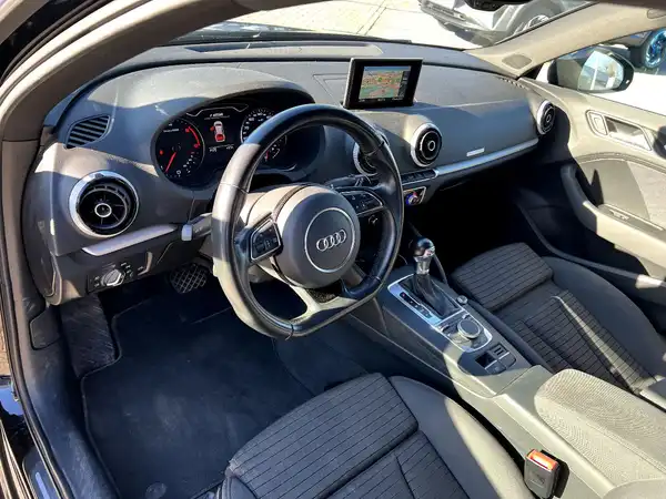 AUDI A3 SPORTBACK (9/28)