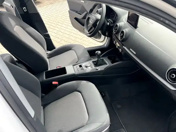 AUDI A3 SPORTBACK (20/26)