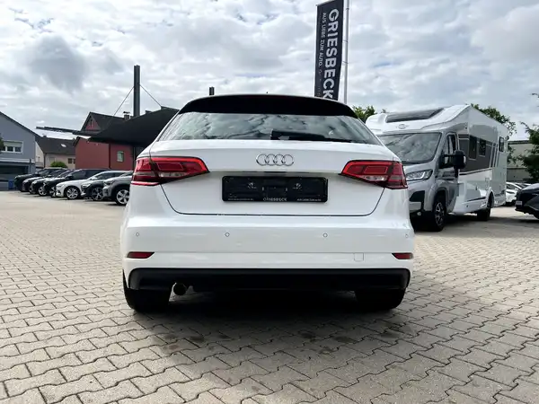 AUDI A3 SPORTBACK (3/26)