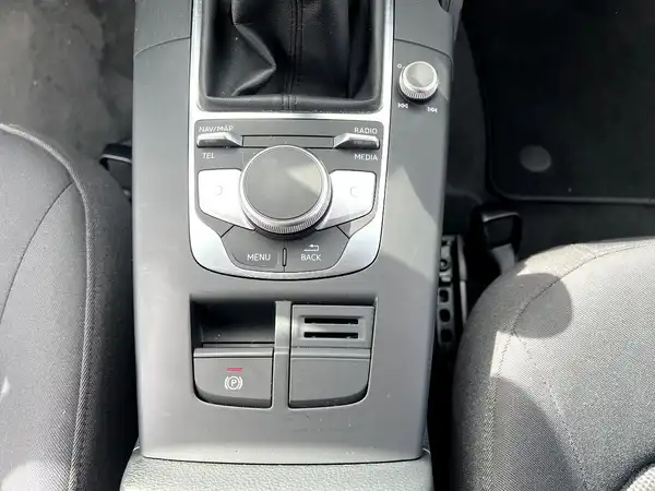 AUDI A3 SPORTBACK (22/26)
