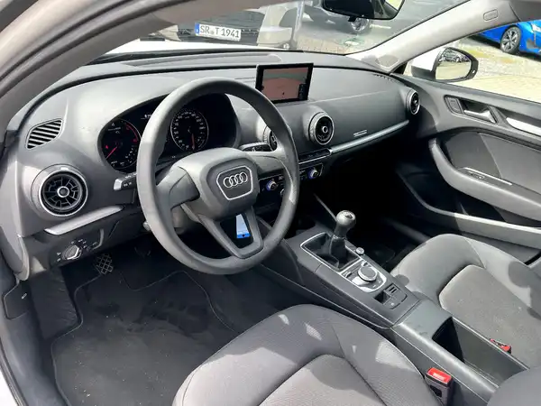 AUDI A3 SPORTBACK (9/26)