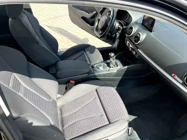 AUDI A3 (16/23)