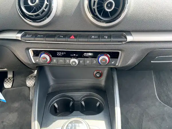 AUDI A3 (20/23)