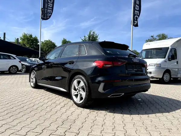 AUDI A3 SPORTBACK (2/29)