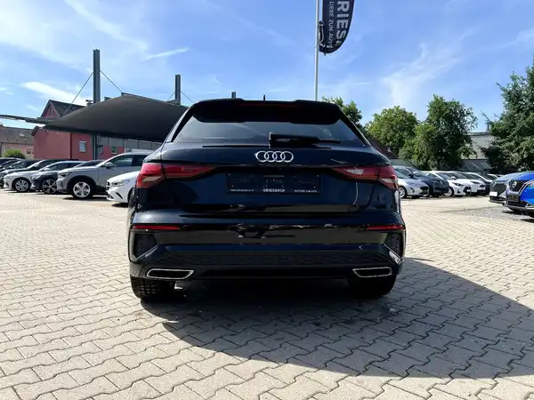 AUDI A3 SPORTBACK (3/29)