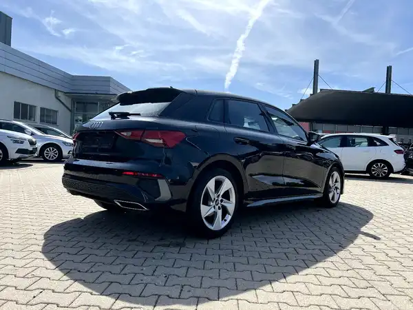 AUDI A3 SPORTBACK (4/29)